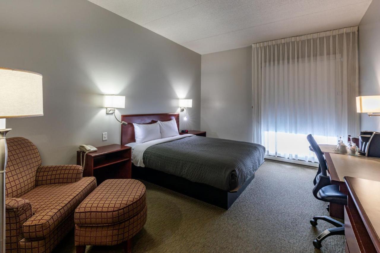 Hotel & Suites Normandin Quebec Exterior photo