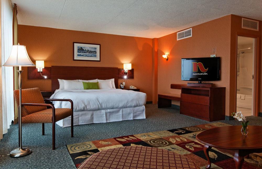Hotel & Suites Normandin Quebec Exterior photo